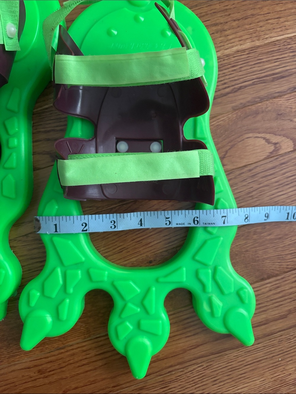 Sport Fun Kids Velcro Strap on Monster Dinosaur Feet Costume or Play - Picture 13 of 13